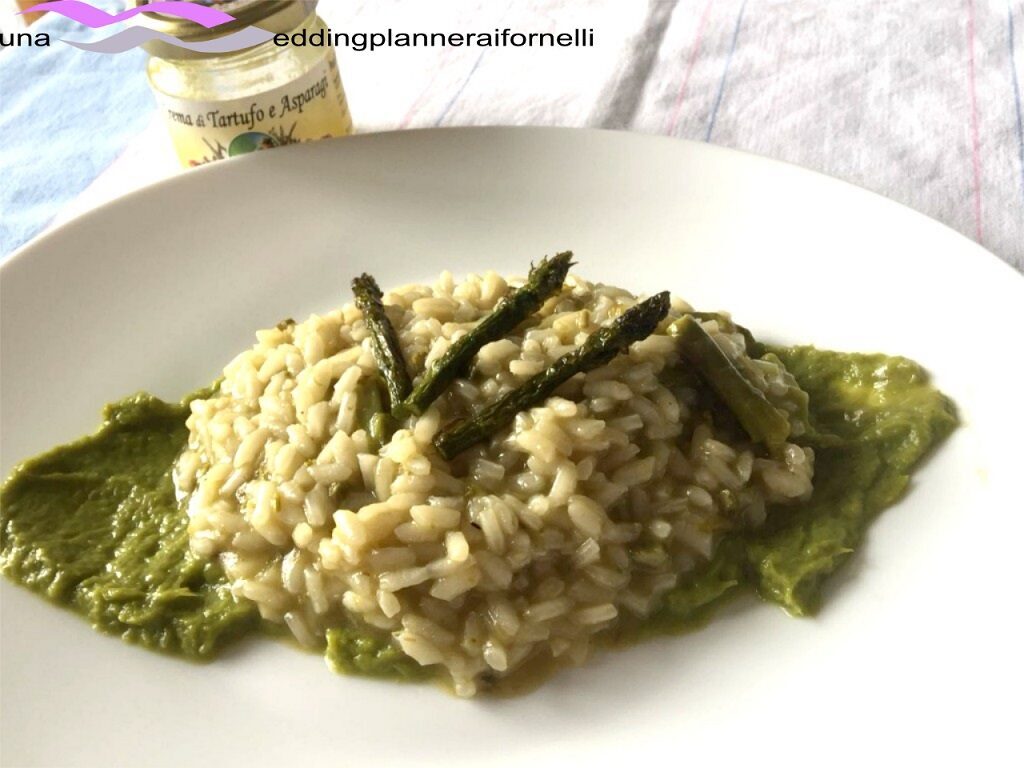 Risotto al tartufo bianco e asparagi su crema di asparagi e parmigiano