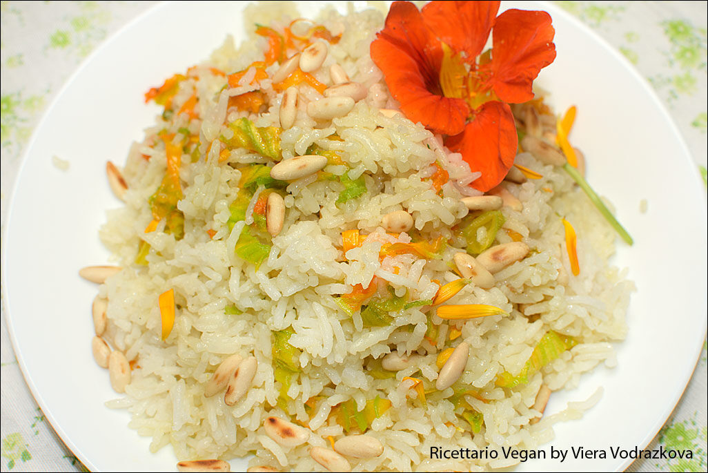 Risotto alla camomilla con fiori di zucca