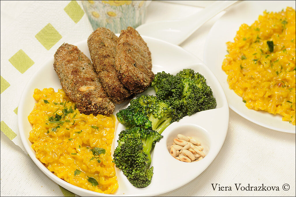 Risotto alla milanese con tempeh nella friggitrice ad aria