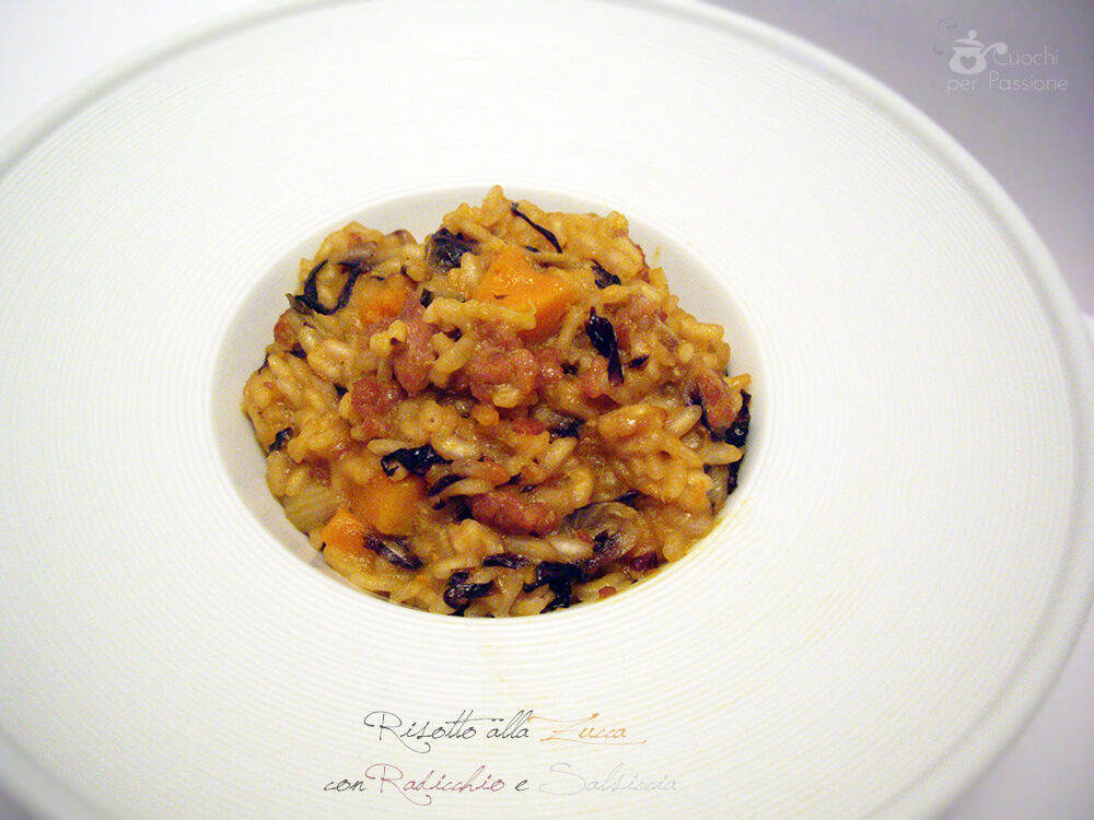 Risotto alla zucca con radicchio e salsiccia