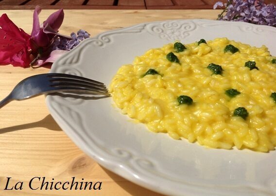 Risotto allo zafferano con crema di rucola