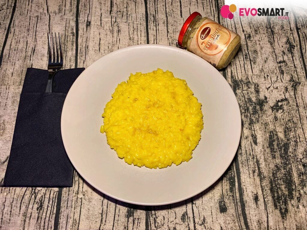 Risotto allo zafferano con trito di cipolla cerasaro