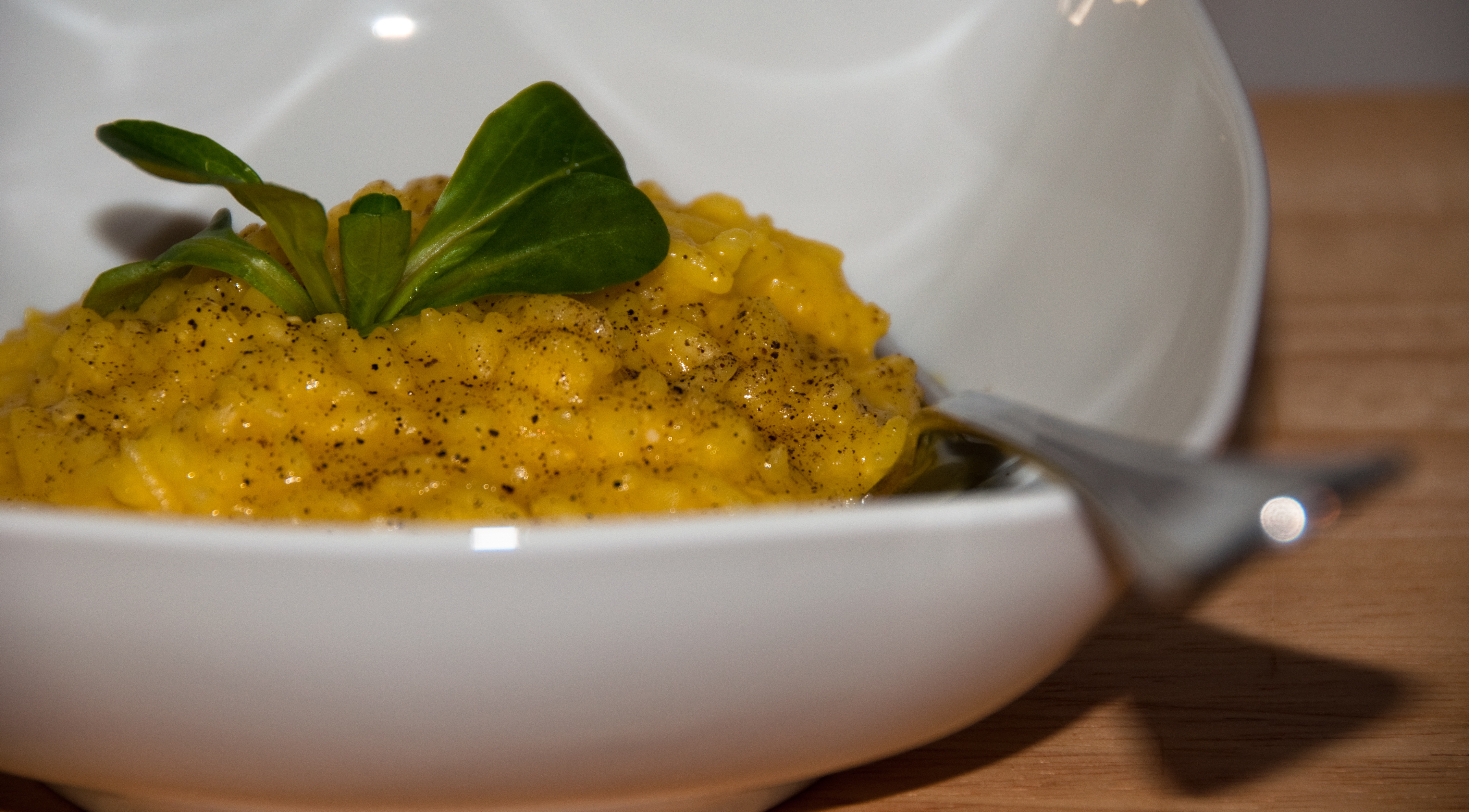 Risotto allo zafferano senza burro e parmigiano