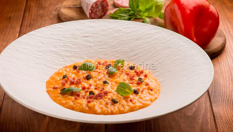 Risotto con crema di peperone, un primo equilibrato