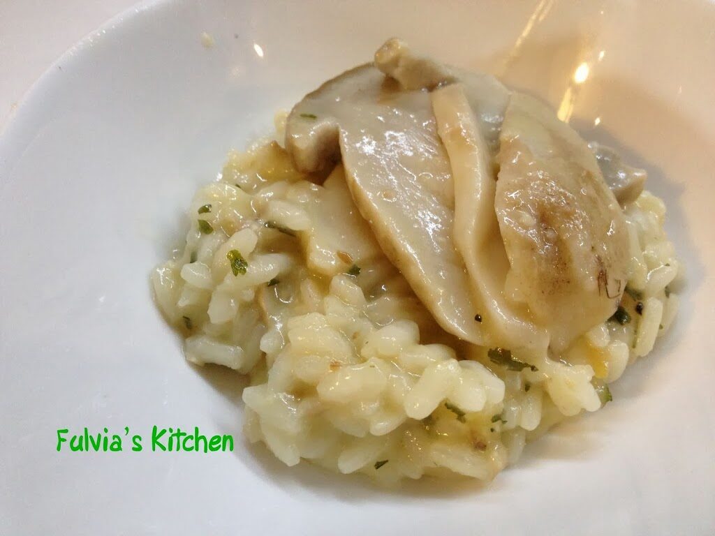 Risotto con funghi porcini e salsa di noci