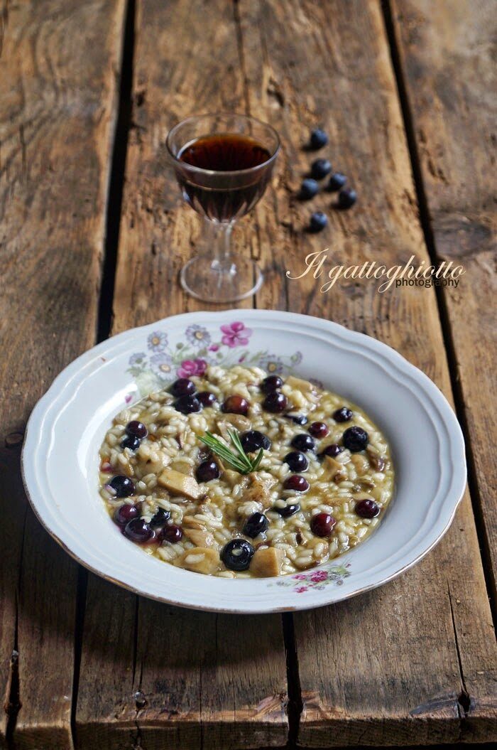 Risotto con mirtilli e funghi porcini