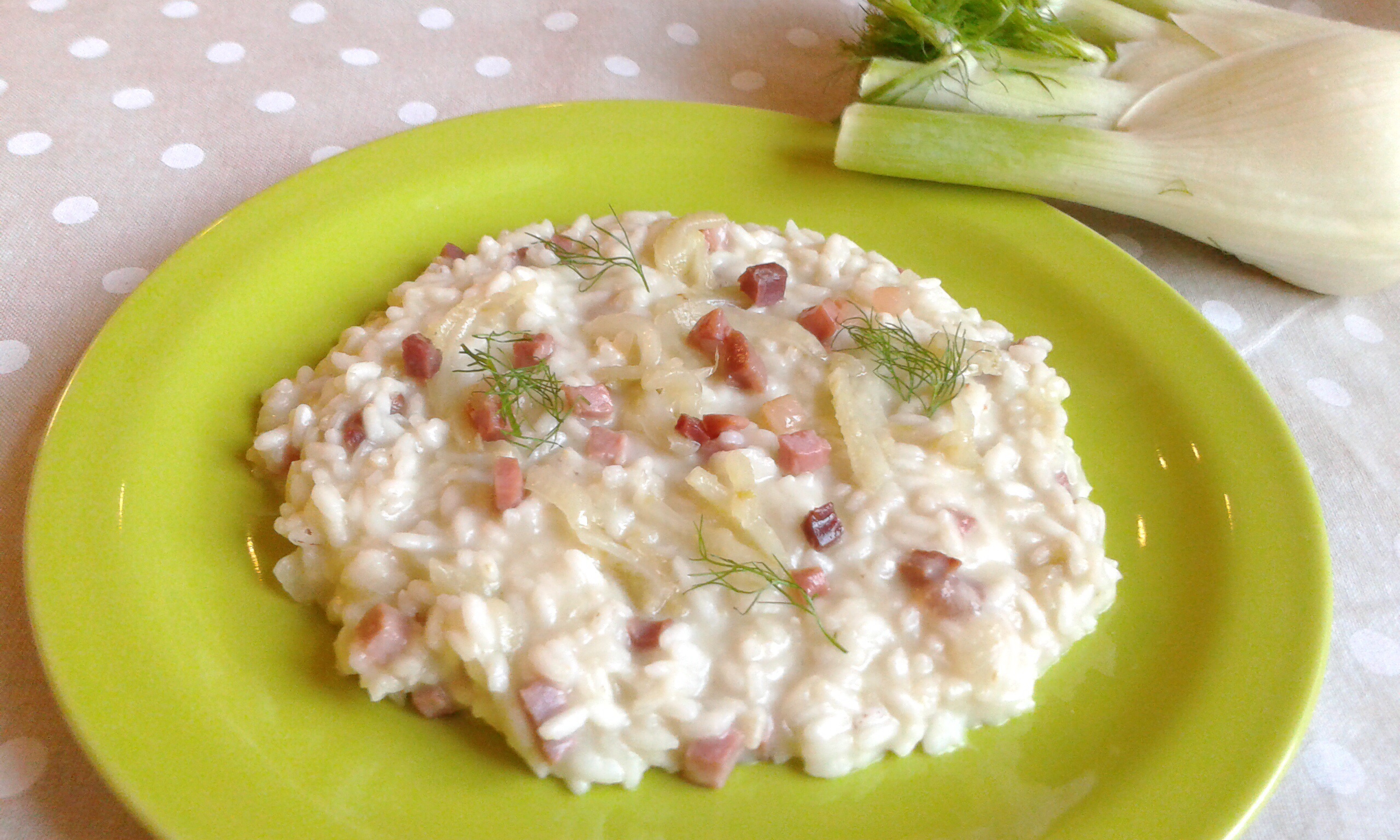 Risotto con purea di finocchi e speck croccante