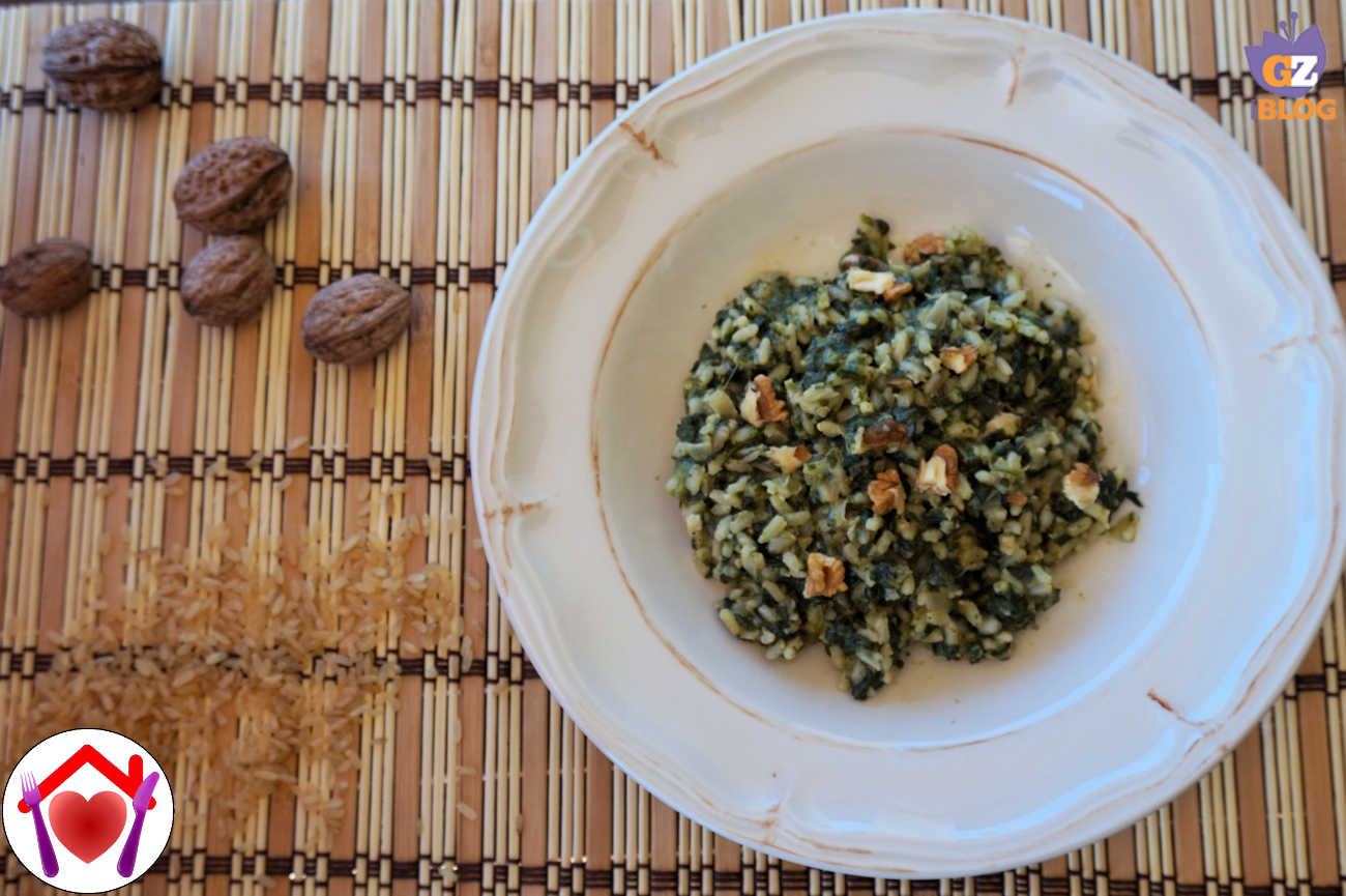 Risotto con spinaci, noci e puzzone di Moena