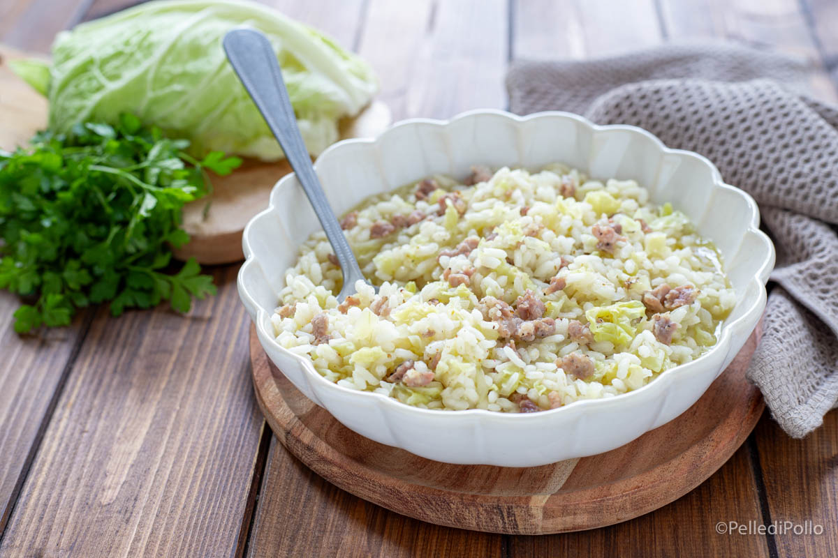 Risotto con verza e salsiccia
