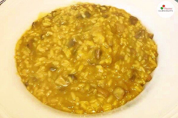 Risotto con zafferano e funghi