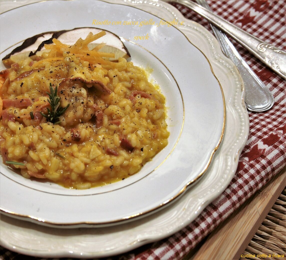 Risotto con zucca gialla, funghi e speck