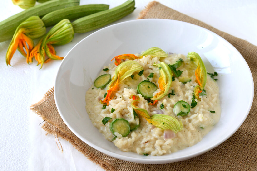 Risotto con zucchine e stracchino (e fiori di zucca)