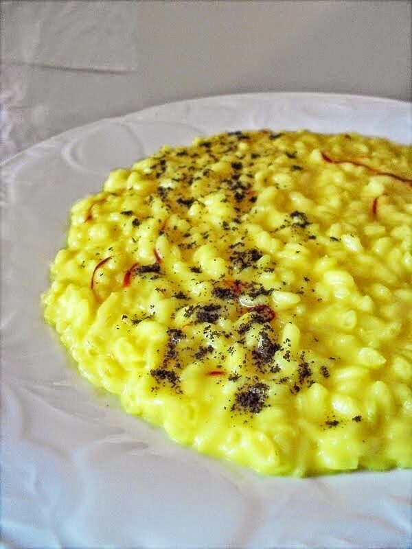 Risotto giallo e polvere di caffè arabica