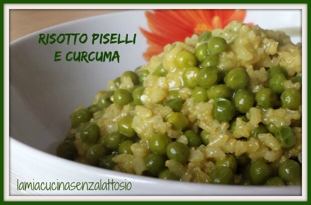 Risotto piselli e curcuma senza lattosio