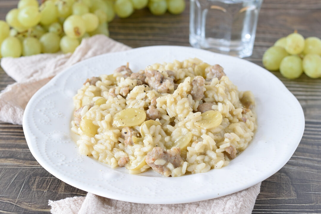 Risotto uva e salsiccia
