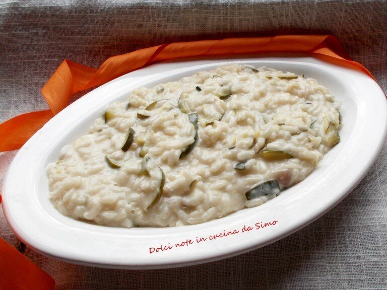 Risotto zucchine e cipollotti cremoso al philadelphia
