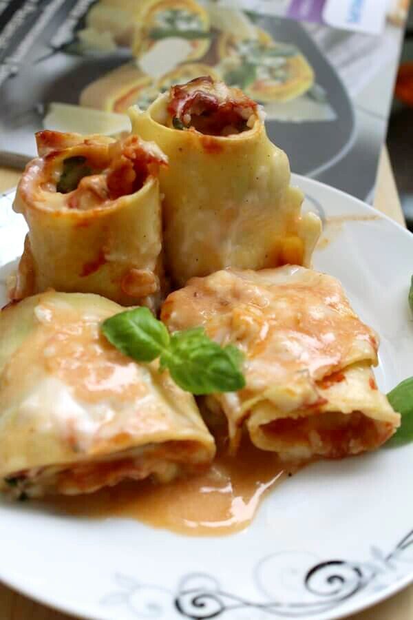 Rollè di lasagne con rucola, salumi e mozzarella