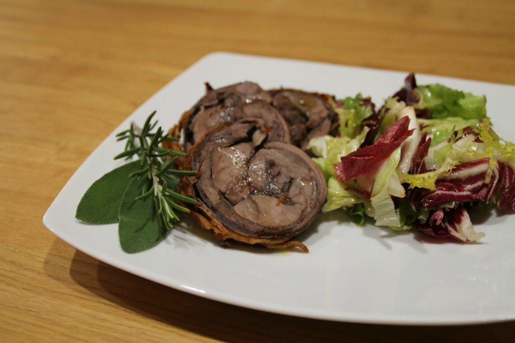 Rollè di lepre in porchetta