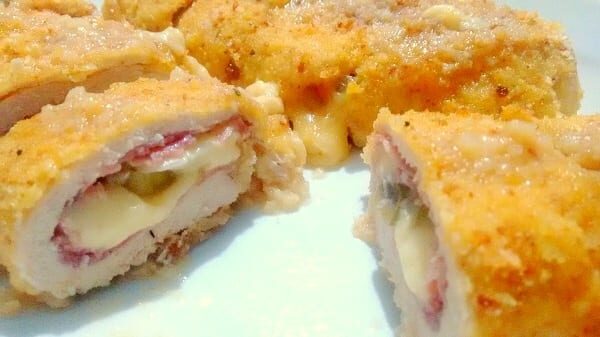 Rollé di pollo farcito: ricetta semplice e veloce