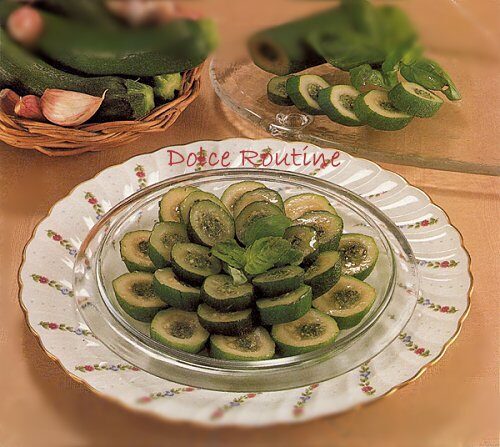 Rondelle di zucchine ripiene con trito aromatico