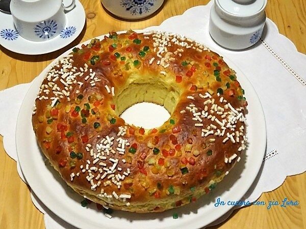 Roscon de reyes o ciambella dei re magi