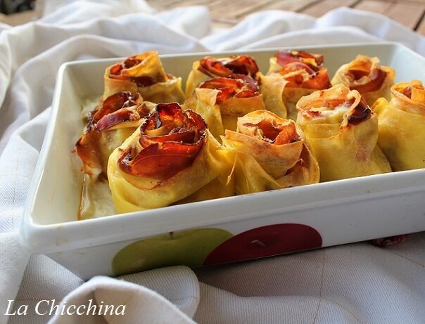 Rose di pasta con funghi e speck