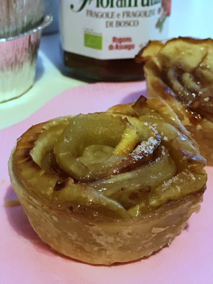 Rose di sfoglia e mele senza lattosio | ricetta semplice senza lattosio