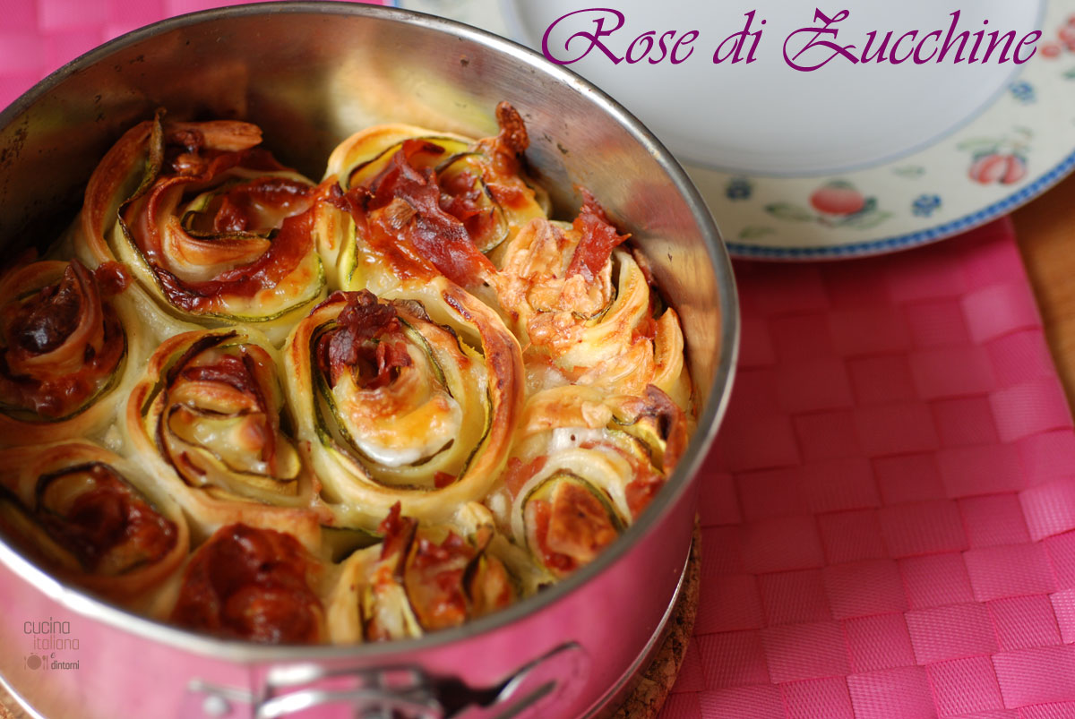 Rose di zucchine in pasta sfoglia con mozzarella e prosciutto