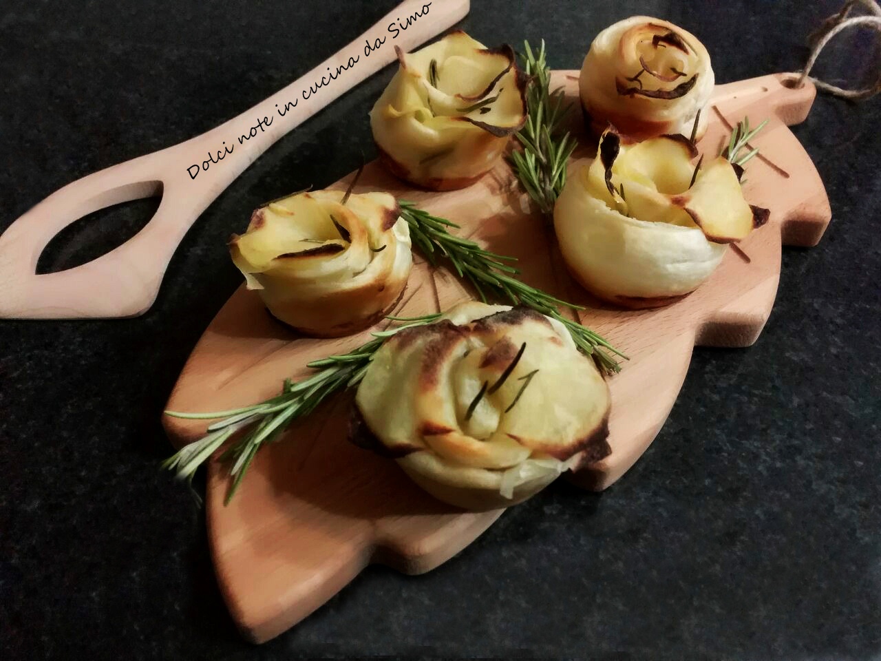 Roselline di patate in pasta sfoglia