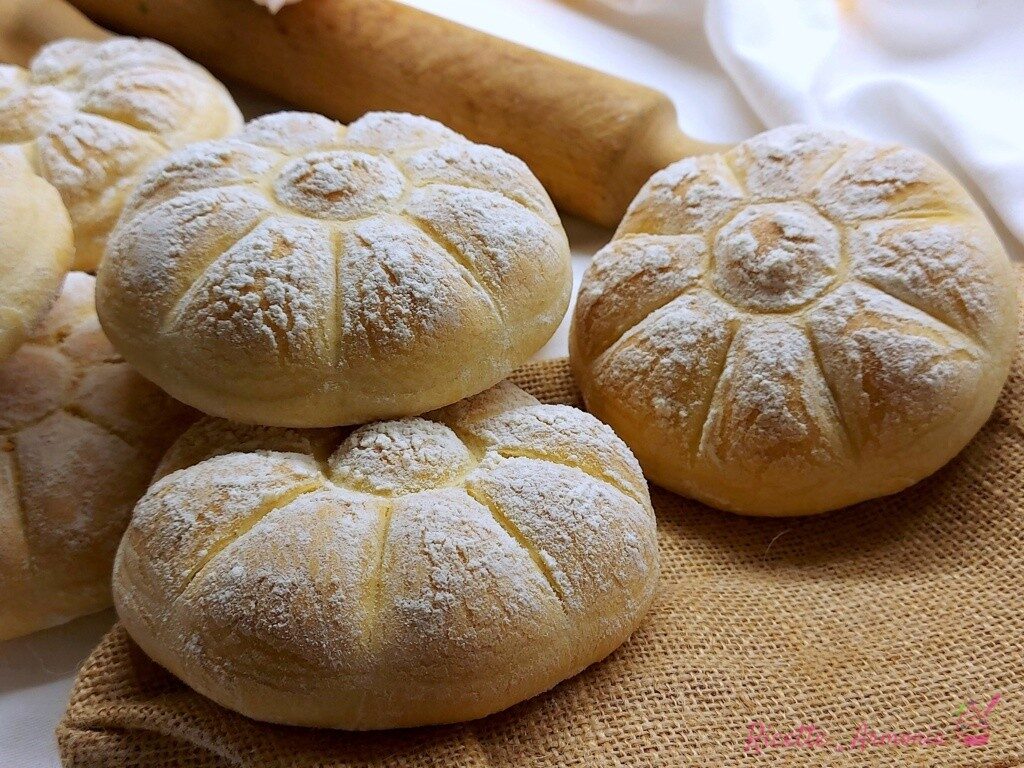 Rosette sfogliate di pane