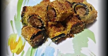 Rotolini croccanti di zucchina con salsiccia