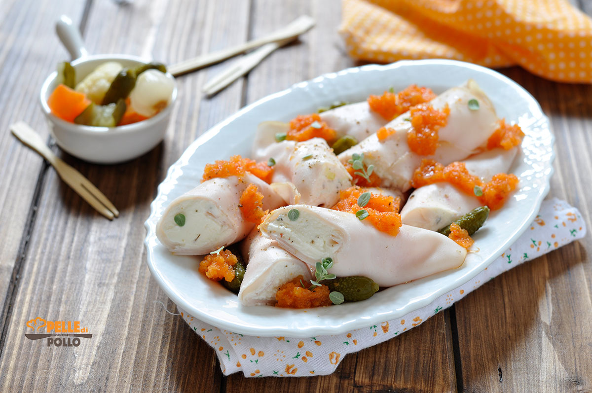 Rotolini di arrosto di tacchino con salsa giardiniera