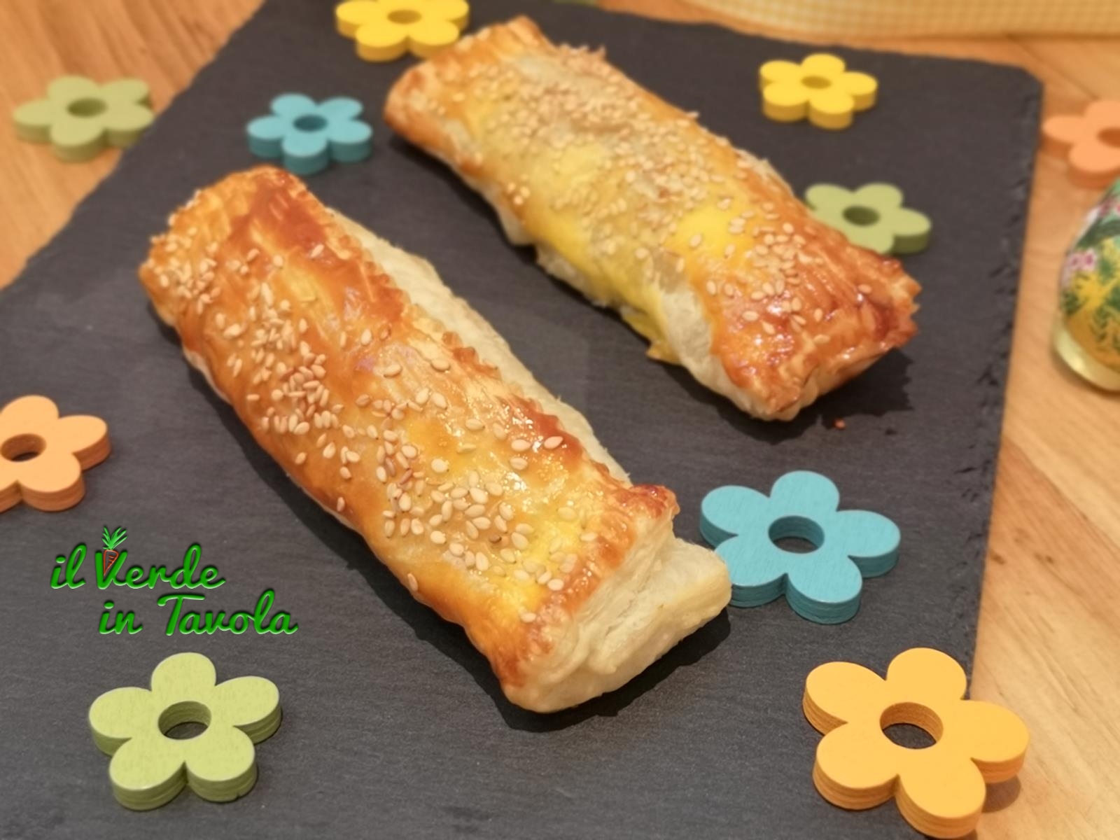 Rotolini di sfoglia ripieni di scarola saltata con uvetta e pinoli la ricetta