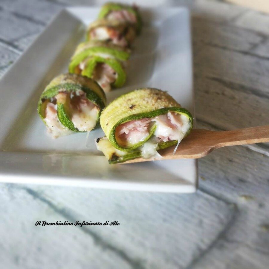 Rotolini di zucchine con prosciutto e scamorza