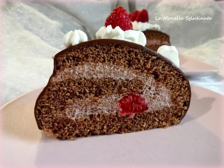 Rotolo al cacao lamponi e panna senza glutine