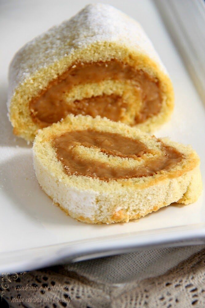 Rotolo al dulce de leche veloce e arachidi salate