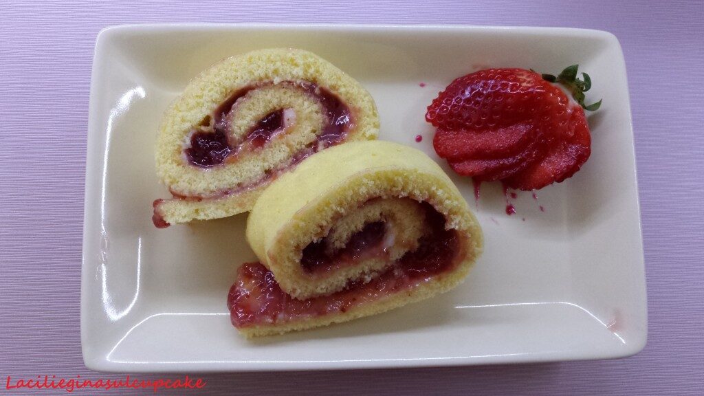 Rotolo alla marmella di fragole e ricotta
