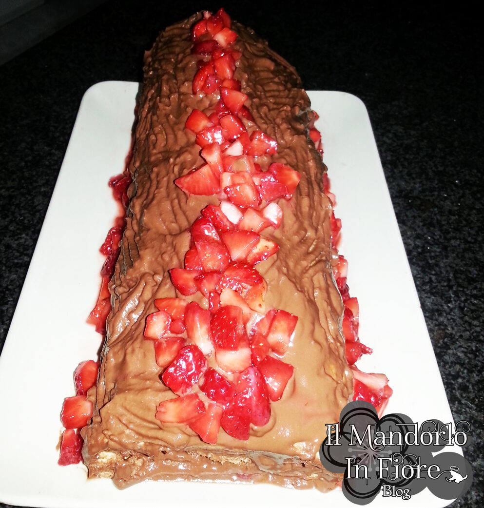Rotolo alle fragole con crema al gianduia