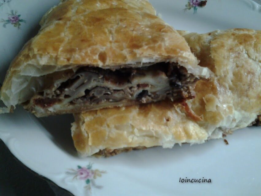 Rotolo crema di noci e funghi pioppini