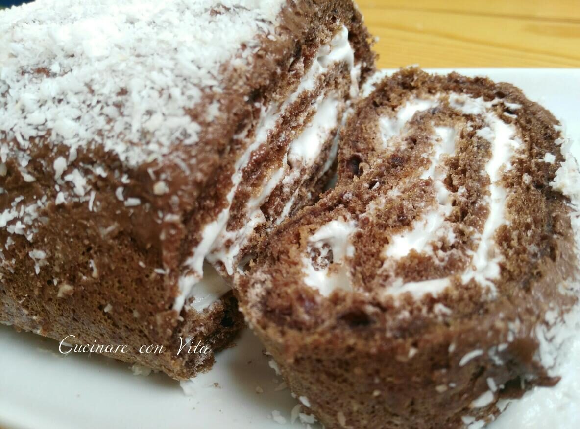 Rotolo di cioccolato con panna, nutella e cocco