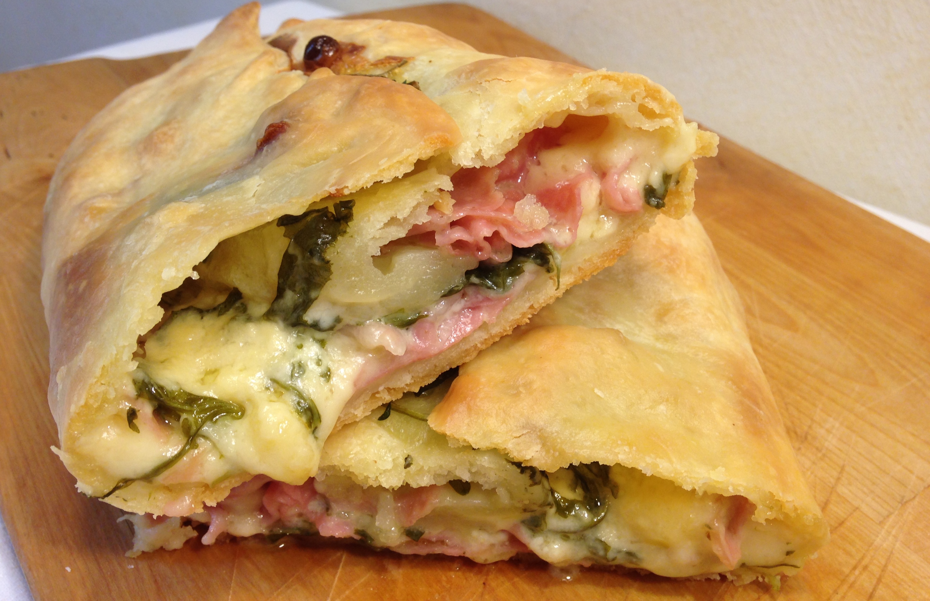 Rotolo di focaccia con mortadella, toma e rucola VELOCISSIMO