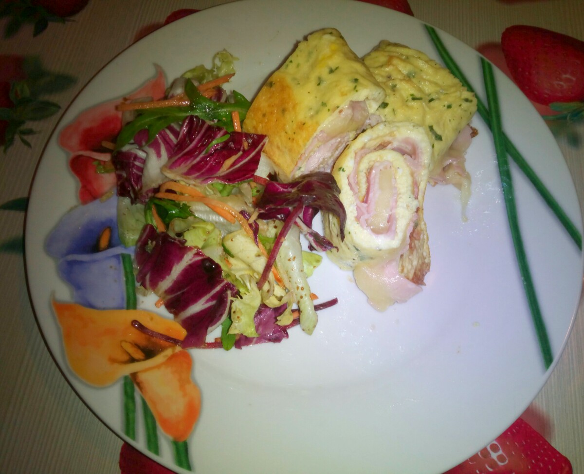 Rotolo di frittata al forno con cotto maionese e provola