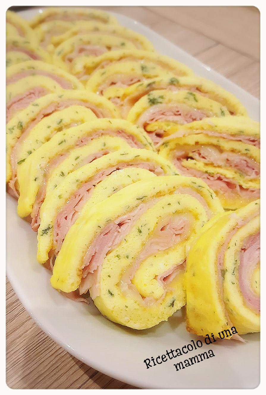 Rotolo di frittata con cotto e provola affumicata