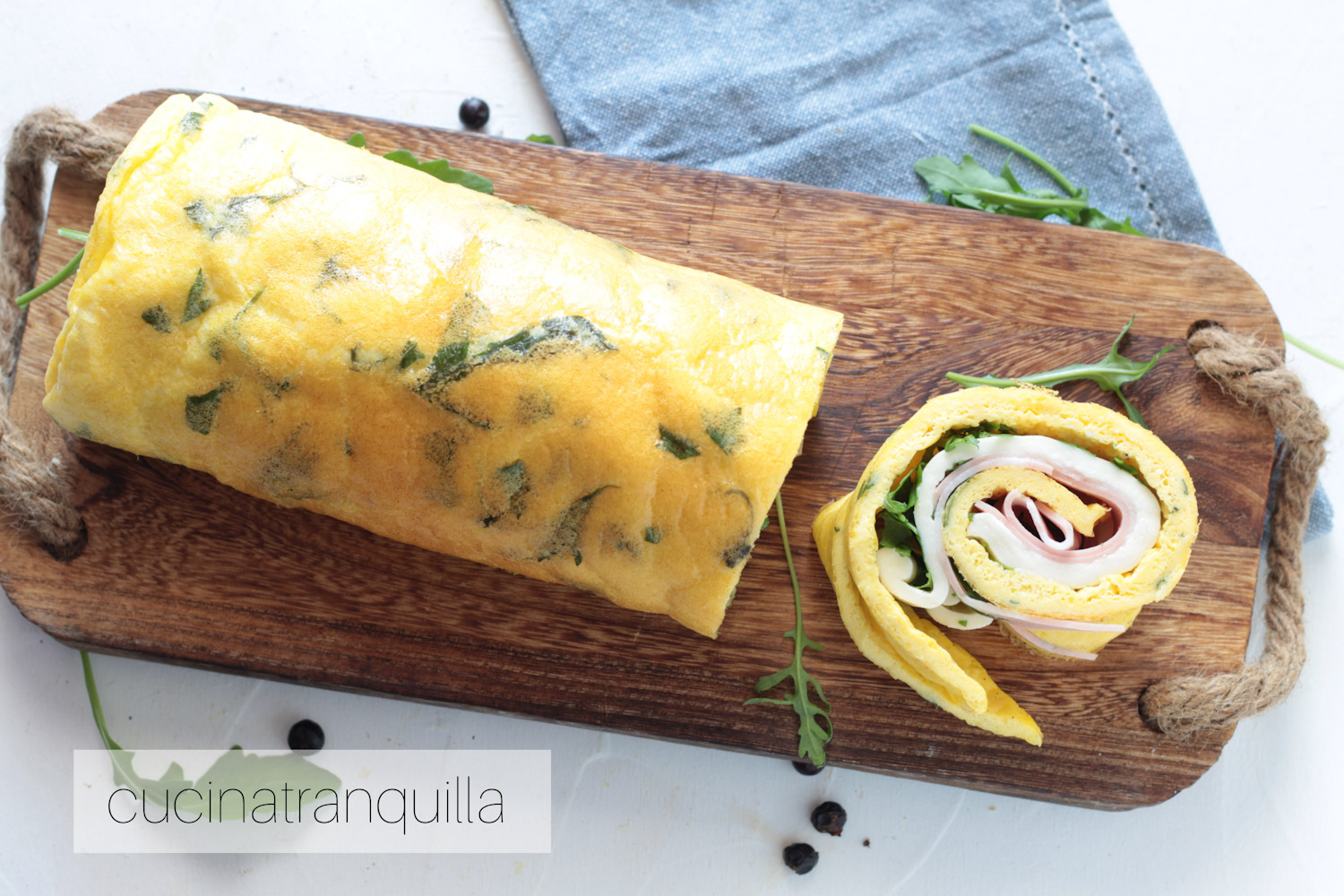 Rotolo di frittata con mortadella