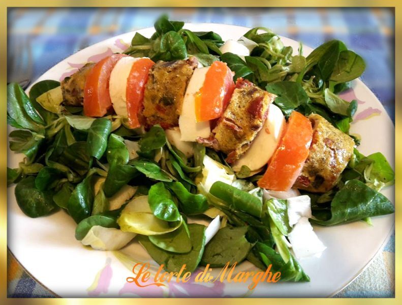 Rotolo di frittata e pomodori secchi