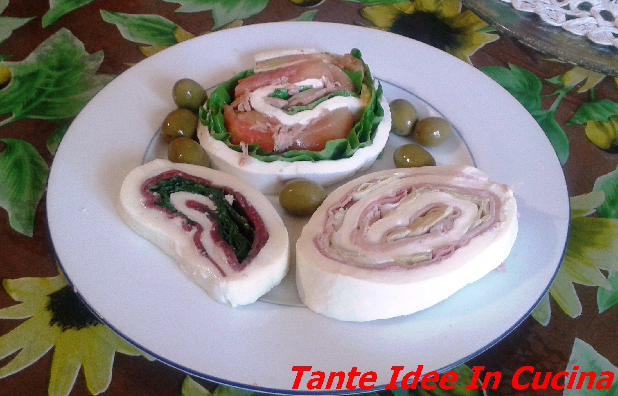 Rotolo di mozzarella farcito