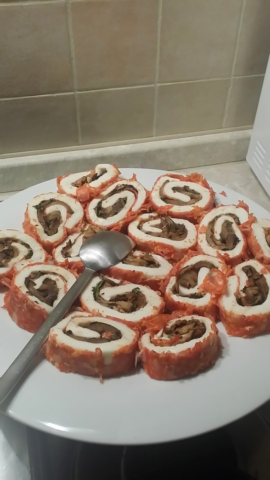 Rotolo di mozzarella piccante