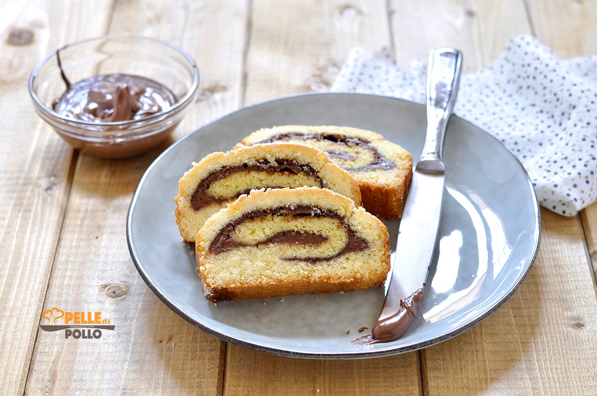 Rotolo di pasta frolla alla nutella con impasto morbido