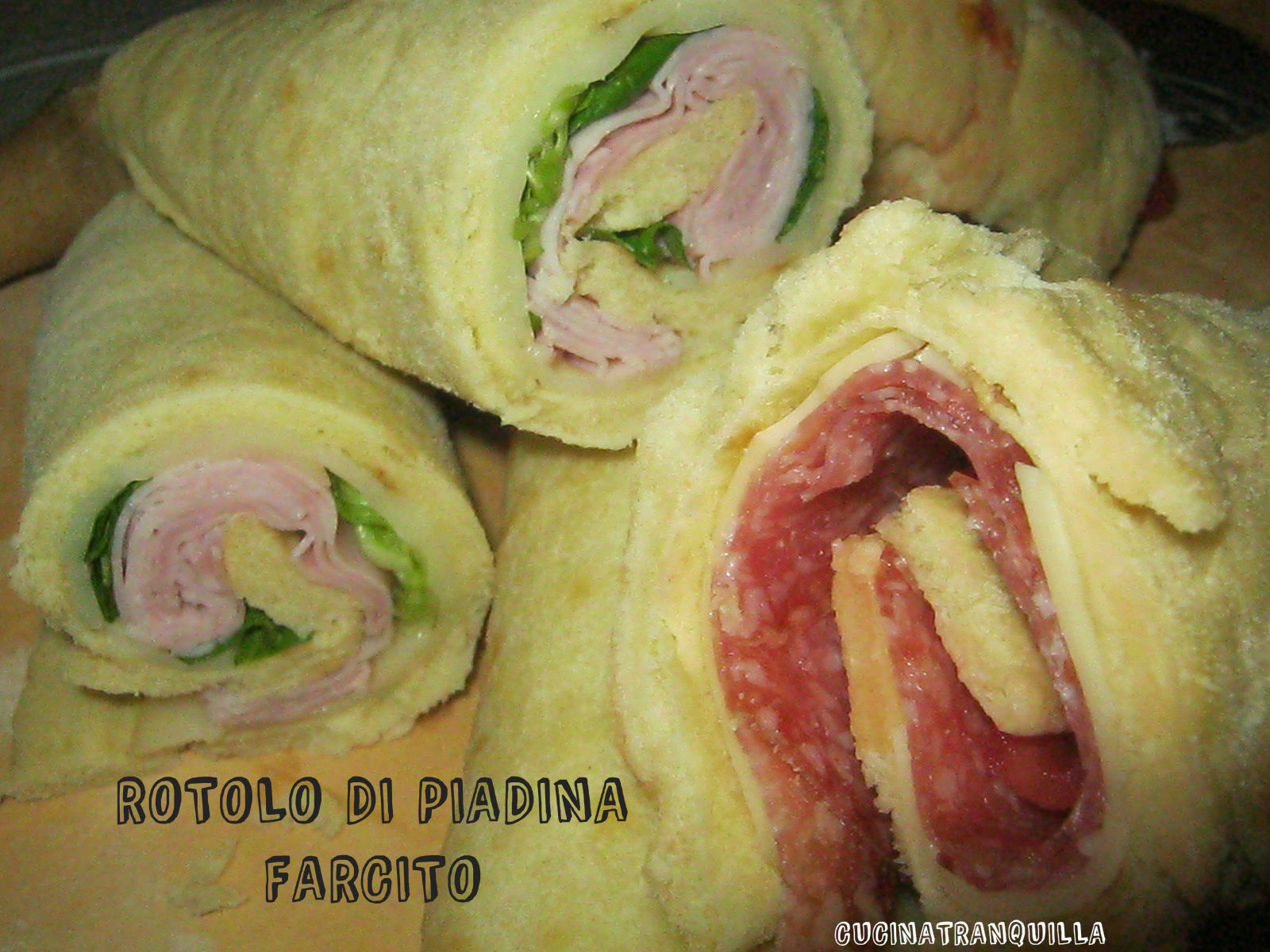 Rotolo di piadina farcito