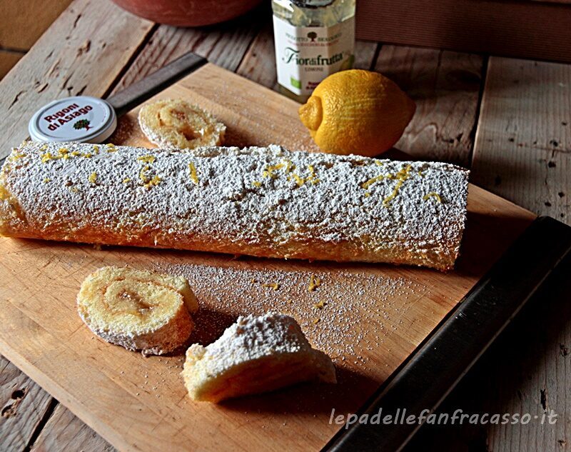 Rotolo dolce agli agrumi e marmellata di limoni